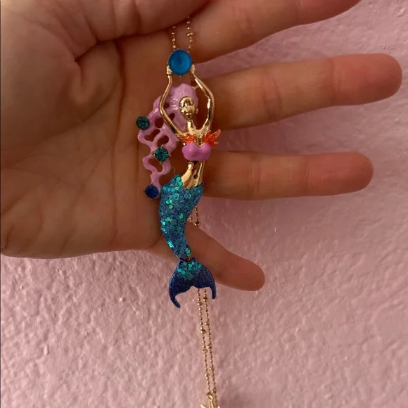 Betsey Johnson LONG Blue and Pink Mermaid Pendant Necklace - Picture 4 of 6